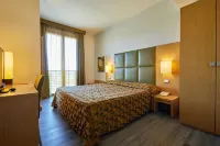 Castelmartini Wellness & Business Hotel Отели в г. Лампореккьо