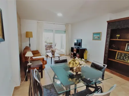 Sunset Conil 32324 in Conil de la Frontera Отели рядом с достопримечательностью «Camping La Rosaleda»