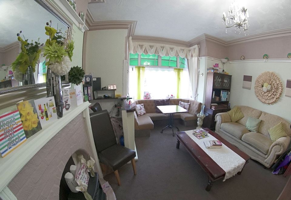 더 이스트레이 이미지