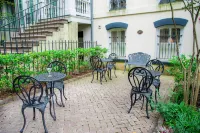 Justine Inn Savannah
