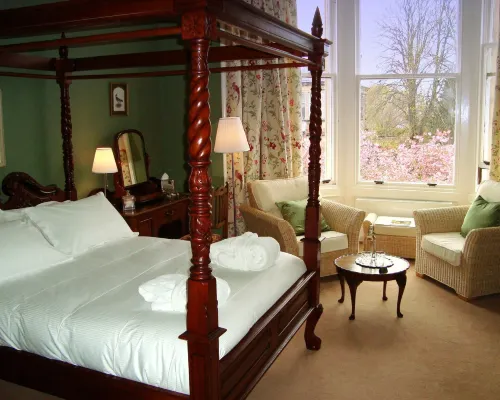 Lochinver Guesthouse Hotels in Ayr
