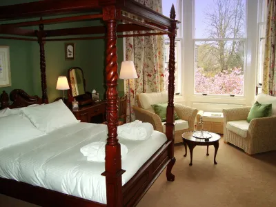 Lochinver Guesthouse Hotels near Culzean Castle