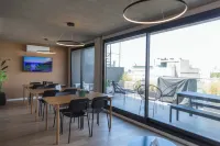 InSoho by Ippa - Rooftop Pools