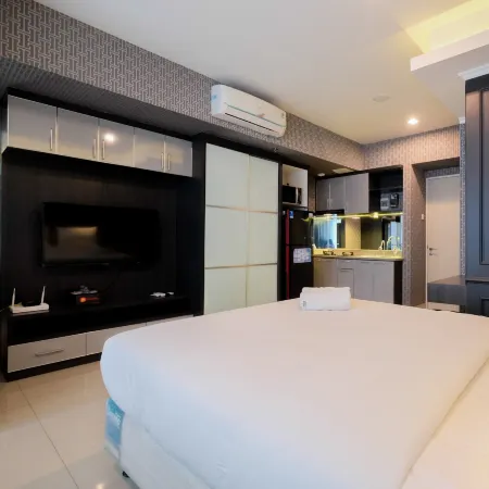 Fabulous Studio Grand Kamala Lagoon Apartment Отели в г. West Bekasi