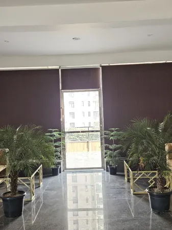 Hotel Ashirwad Отели рядом с достопримечательностью «Gulmohar Park»