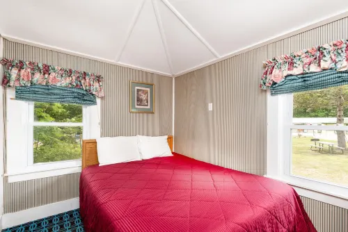 Perry's Motel and Cottages