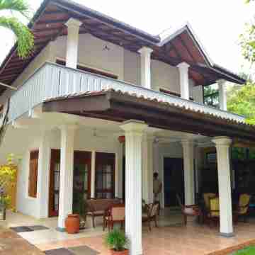 Surf Villa Hotel Exterior