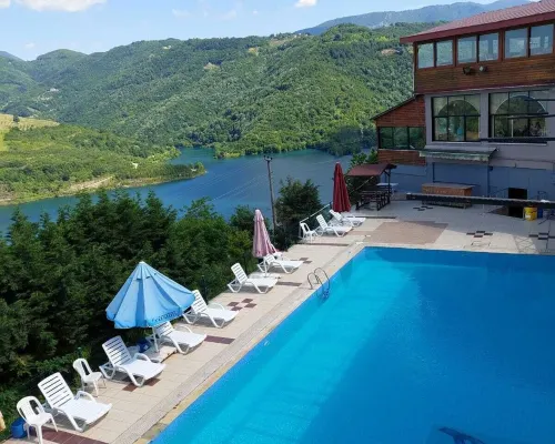Eraslan Tatilkoyu Hotels in Basiskele