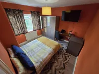 L'Auberge Close Syon Lane Station and Heathrow Hotels in Isleworth