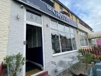 McGraths Hotel & Public Bar