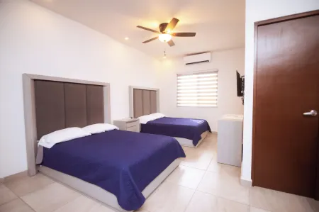 Hotel Plazuela Отели в г. Кадерейта Хименес