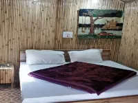 Tirthan Village Huts Hotel di Distrik Mandi