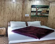Tirthan Village Huts Hotels in Mandi