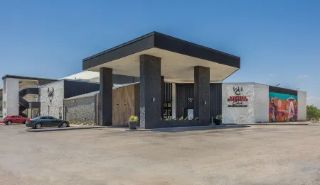 Cactus Cove Inn and Suites