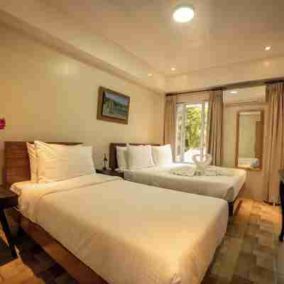 Bernardo's Lantia Hotel Rooms