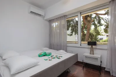 Relux Sea View 2 Bedroom Apartment by BluPine Hôtels à : Vari-Voula-Vouliagmeni