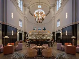 Stradom House, Autograph Collection