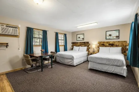 The Claire Hotel Отели рядом с достопримечательностью «Cranes Mill Marina»