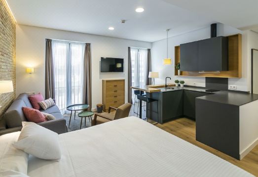 아키타니아 홈 스위트 루프탑 수영장 야경