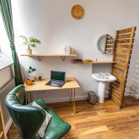 Cades Accommodation