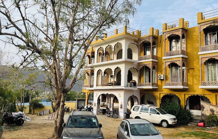 Radhika Palace Hotel