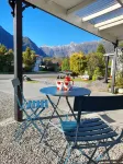 Lake Matheson Motel - parking