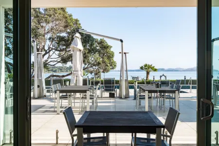 Paihia Beach Resort & Spa Hotel Отели в г. Waitangi