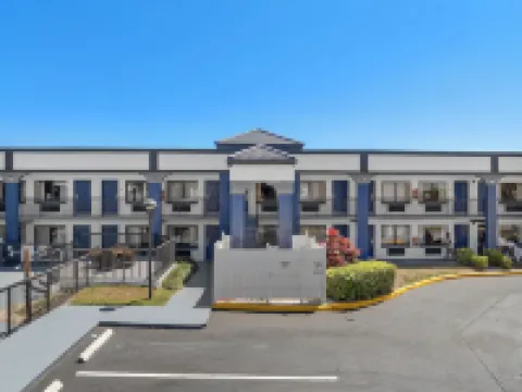Baymont by Wyndham Orlando East Hotels in Orange County