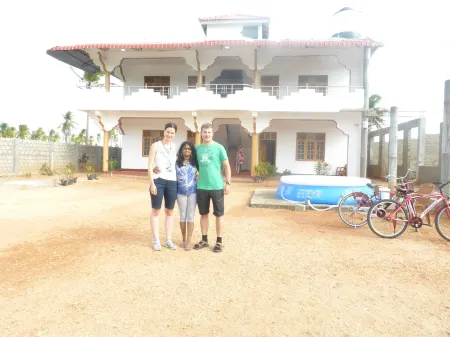 Nilaveli Star View Hotel Отели рядом с достопримечательностью «Нилавели Бич»