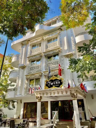 ทวินส์ โรงแรม
