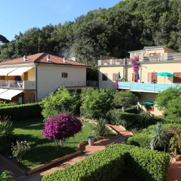Residence le Acacie Отели в г. Каполивери