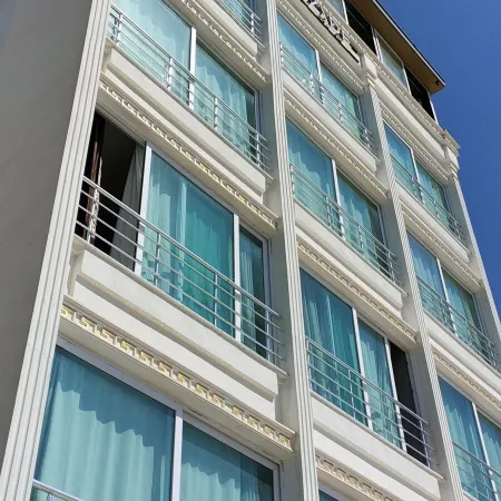 Anemonia Hotel