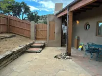 Charming 1.5 Bedrooms, 1600 sq. Ft Guest House Views/Yard W/D High Ceilings