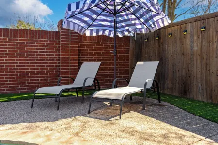 Sunshine Villa: Close to DFW Airport