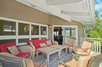 3 Bedrooms with Baths, Air Conditioning and Heated Pool Near Grand Hyatt.