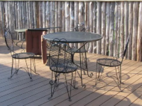 Restored rock house with hot tub and beautiful private deck. 拉蒂默縣酒店