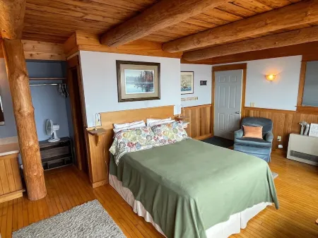 East Beach Hide-a-way on Lake Superior