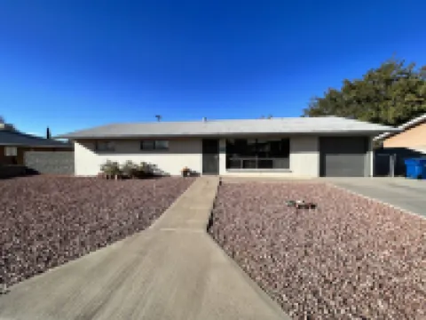 4 bdrm/ 2 bath house close to lake Powell, antelope canyon and horseshoe bend