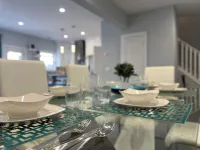 Modern 3bds/2.5bth Townhome with pvt garage in gated community in Lawrenceville