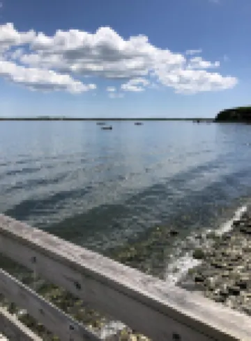 Waterfront vacation home with a dock Hotels in Portsmouth