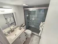 ✨Oceanfront🌊 Breathtaking View🏖️ Central Location📍 Pool🏊‍♂️ Modern Elegance✨ Hotels near Cove Road Park