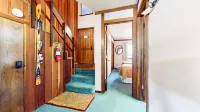 Private Balcony and Access to Pool and Jacuzzi - Charming Mountain Haven
