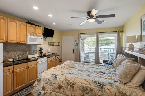 Poolside Studio with Nautical Decor - Charming Island Haven