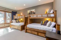 Private Hot Tub and Spacious Media Room - Elegant Getaway