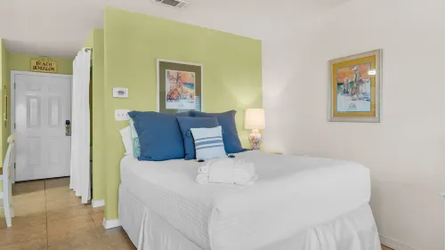 Steps to the Beach and Pool Access - Charming Coastal Hideaway Hotel a Seaside