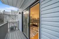 Breathtaking Skyline Views and Spacious Comfort - Stunning Escape Hotels in Jersey City