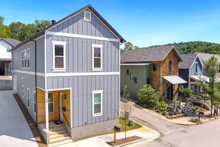 Spacious Living with Game Console and Grill - Gorgeous Modern Haven