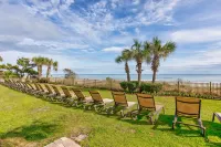 Waterpark View and Kitchenette - Stunning Beachfront Escape