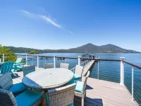 Smiling Otter Retreat! Large Lakefront Luxury House.Pool.Spa.Game Room.Pets