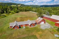 Gorgeous Barns and Farmhouse Kitchen - Stunning Rustic Retreat